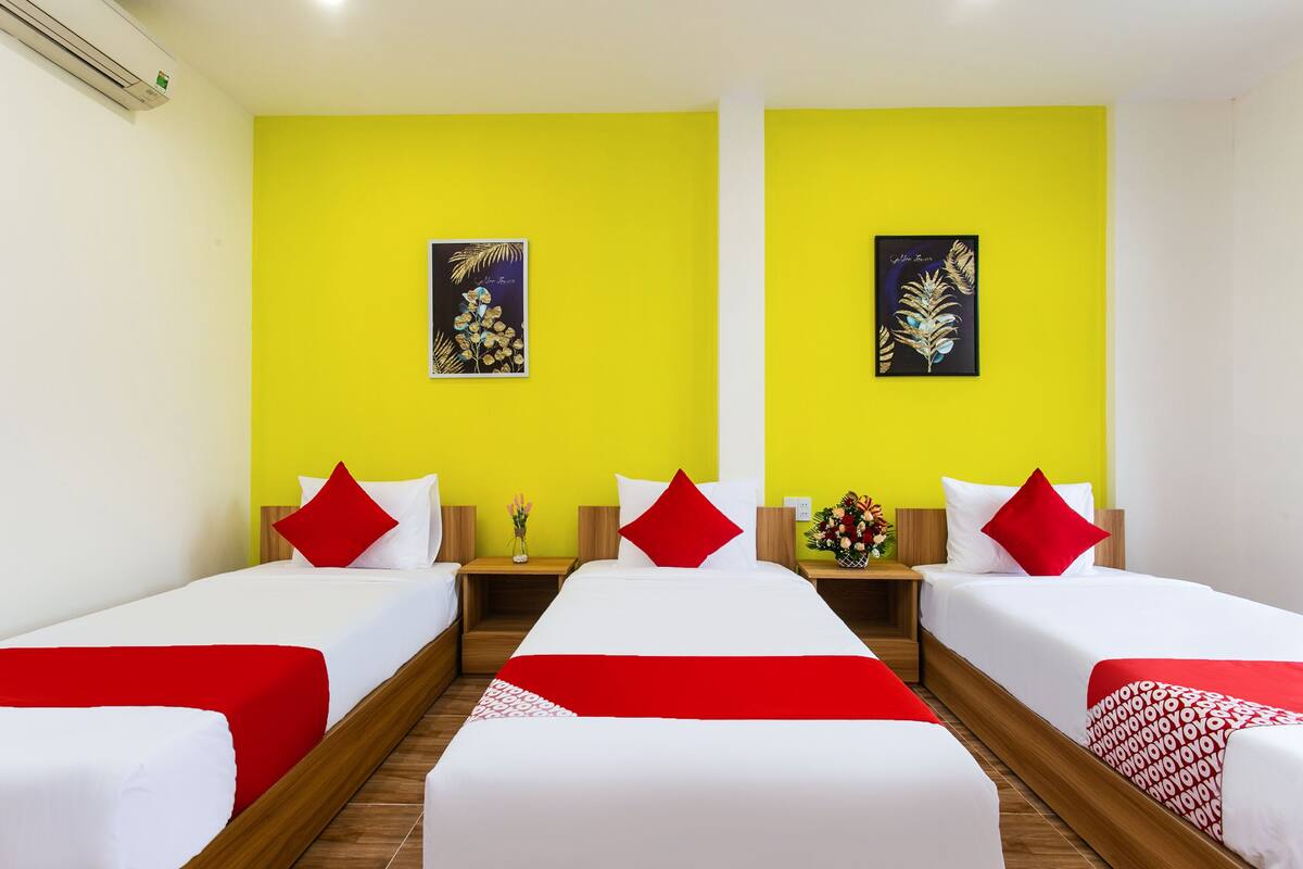 Deluxe Triple Room | Desk, free WiFi