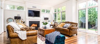 Luxury Family Home With Pool in Prestigious Suburb