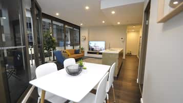 City Apartment | In-room dining