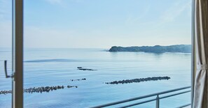 Premium bedding, in-room safe, free WiFi -  Mikazuki Sea-Park Hotel Katsuura (Katsuura)