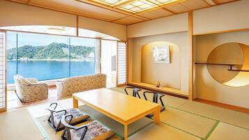 1 bedroom, premium bedding, in-room safe, free WiFi