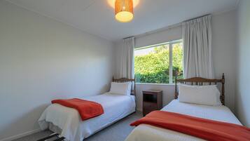 3 bedrooms, WiFi, bed sheets