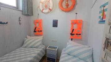 2 bedrooms, in-room safe, iron/ironing board, free WiFi