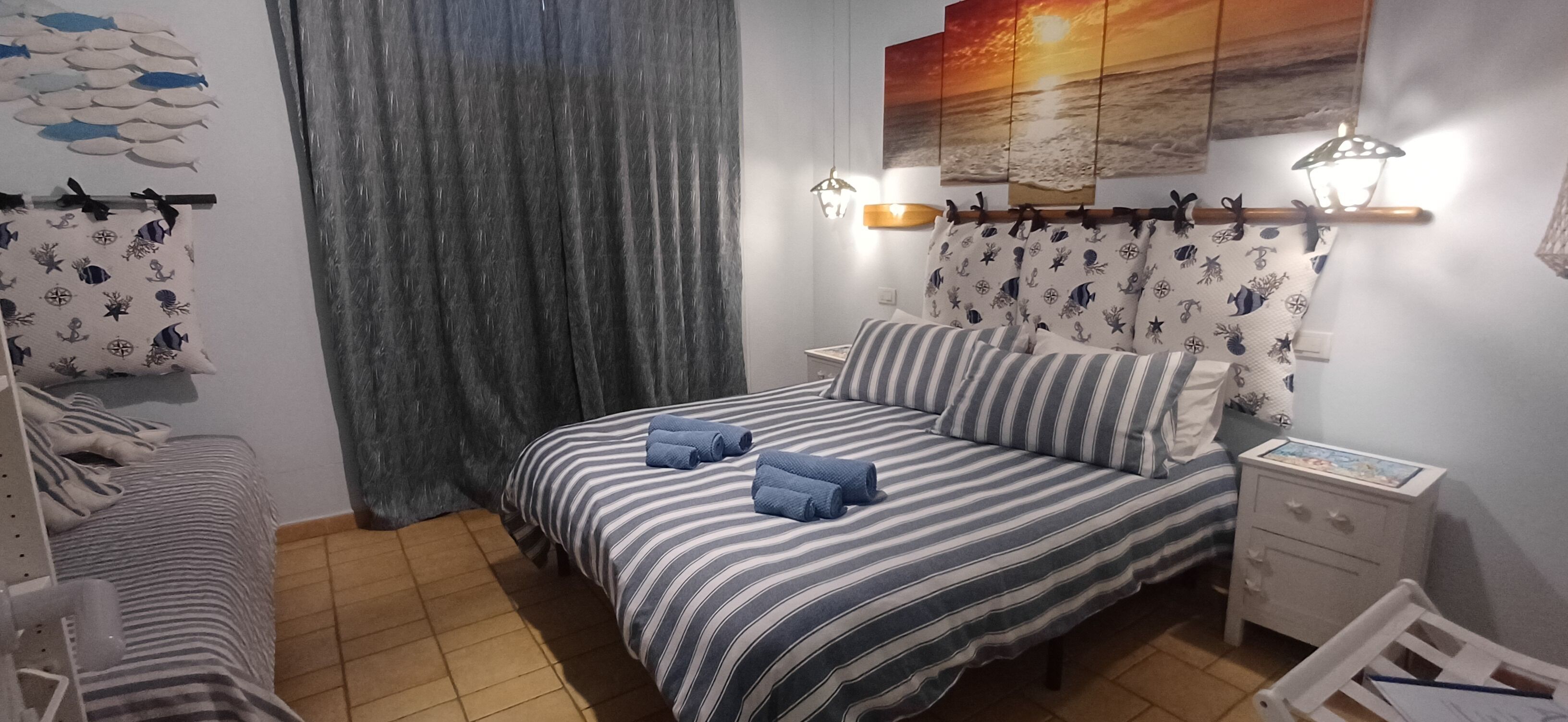 2 chambres, coffres-forts dans les chambres, fer et planche à repasser