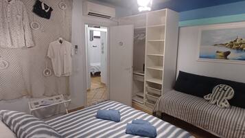 2 bedrooms, in-room safe, iron/ironing board, free WiFi