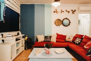 Smart TV, DVD player, books - Tourist Accommodation of the Fisherman -Pool -Gym -Sauna -Whirlpool (Anzio)