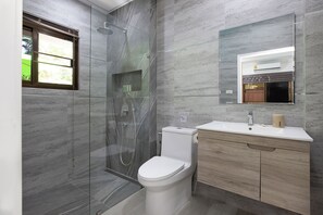 Shower, hair dryer, towels, soap - Paradise Island Villa 3 features a private swimming pool in a luxurious tropical park. (Rawai)