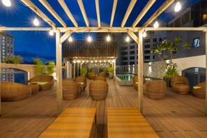 Outdoor pool, open 6:00 AM to 7:00 PM, pool umbrellas, pool loungers - Senorita Boutique Hotel (Da Nang)