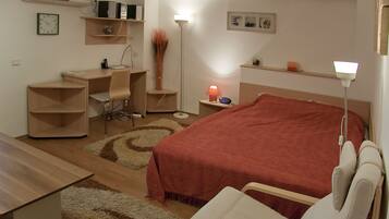 1 bedroom, iron/ironing board, free WiFi, bed sheets