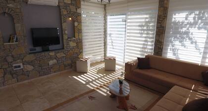 Calis Beach Villa by Ucuzavilla