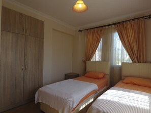 Villa | 4 Schlafzimmer, Schreibtisch, kostenloses WLAN, Bettwäsche