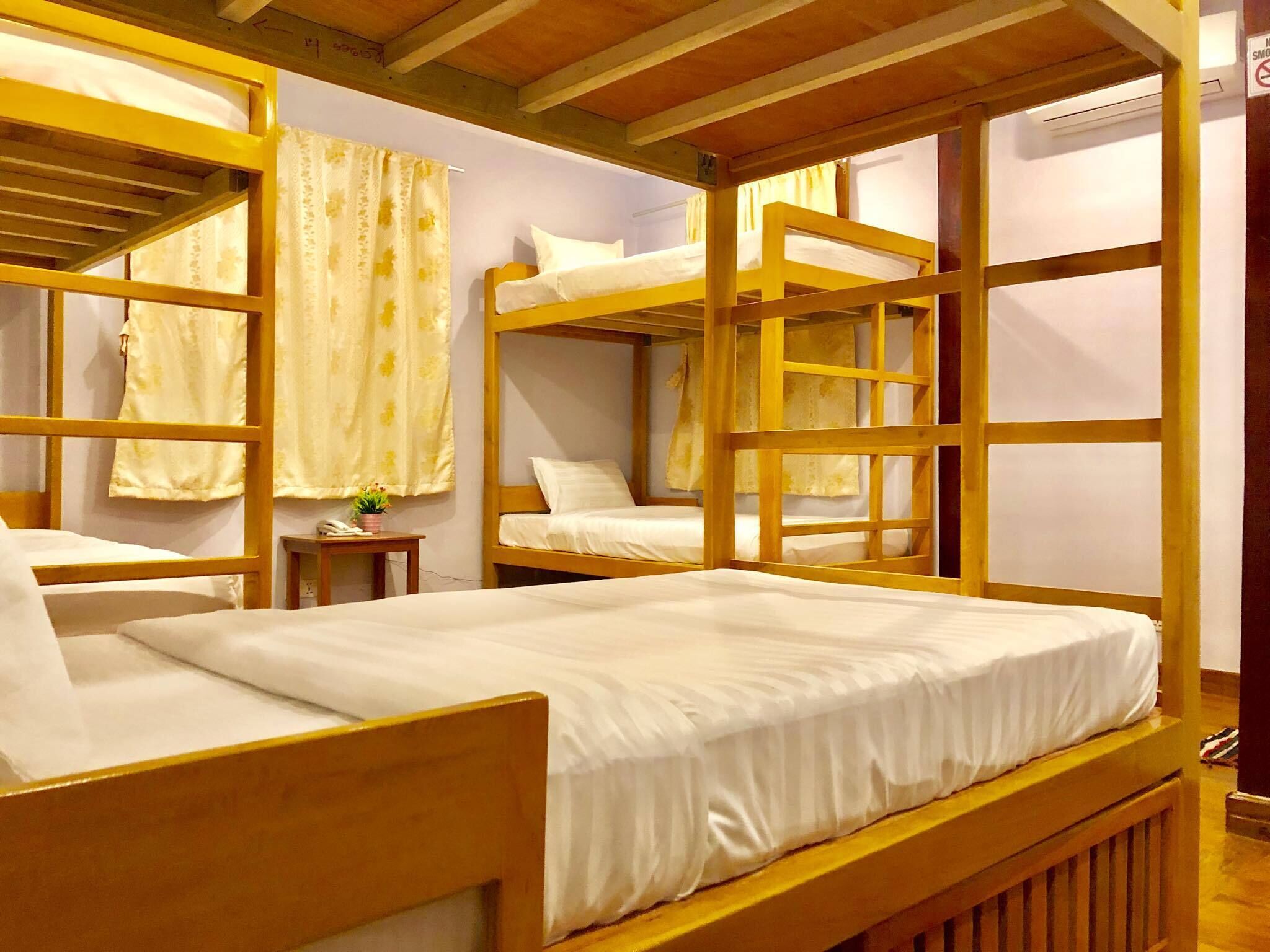 Shared Dormitory with Private Bathroom | 防音設備、WiFi (無料)、ベッドシーツ