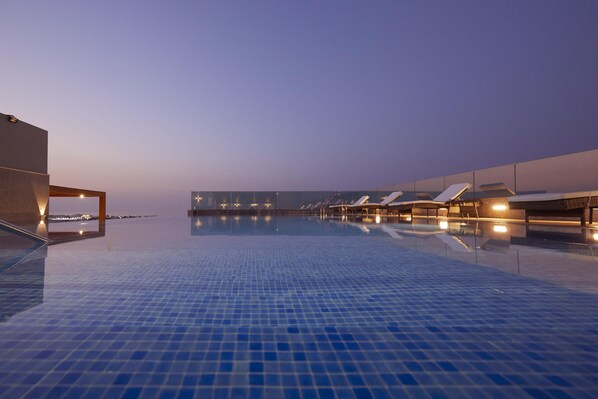 Outdoor pool, open 7:00 AM to 8:00 PM, pool umbrellas, pool loungers - Royal Tulip Muscat (Muscat)