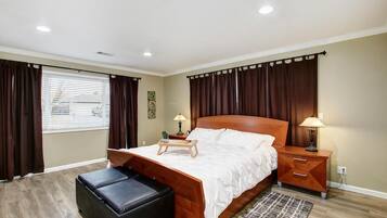 3 habitaciones, escritorio, tabla de planchar con plancha y wifi gratis