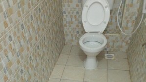 Single Room | Bilik Mandi | Pancuran mandi, hulu semburan mandi hujan 