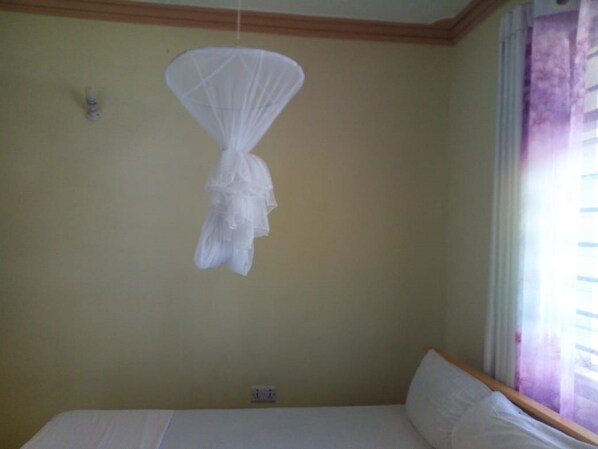 Single Room | Desk - Marrob Guest House (Mtwapa)