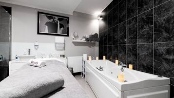 Sale per trattamenti di coppia, sauna, vasca idromassaggio