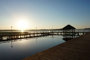 Beach nearby, sun loungers, beach towels, beach bar - Plaża Resort (Morag)