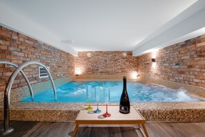 Indoor spa tub - Plaża Resort (Morag)