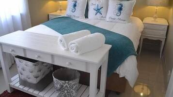 Condo (Ocean) | 2 bedrooms, desk, laptop workspace, iron/ironing board