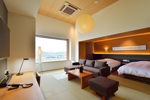 套房, 2 张大床, 无烟房 | 羽绒被、客房内保险箱、特色装修、特色家居