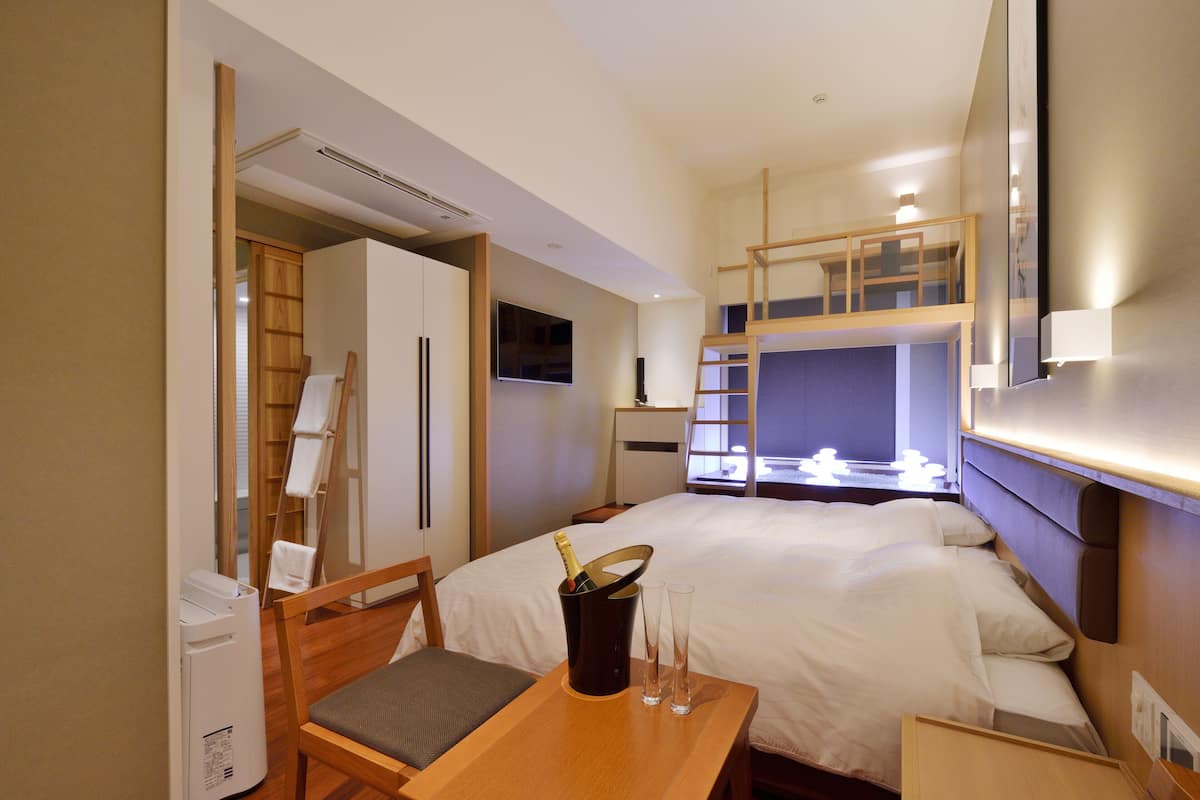 Superior Twin Room | 1 bedroom, down comforters, in-room safe, individually decorated
