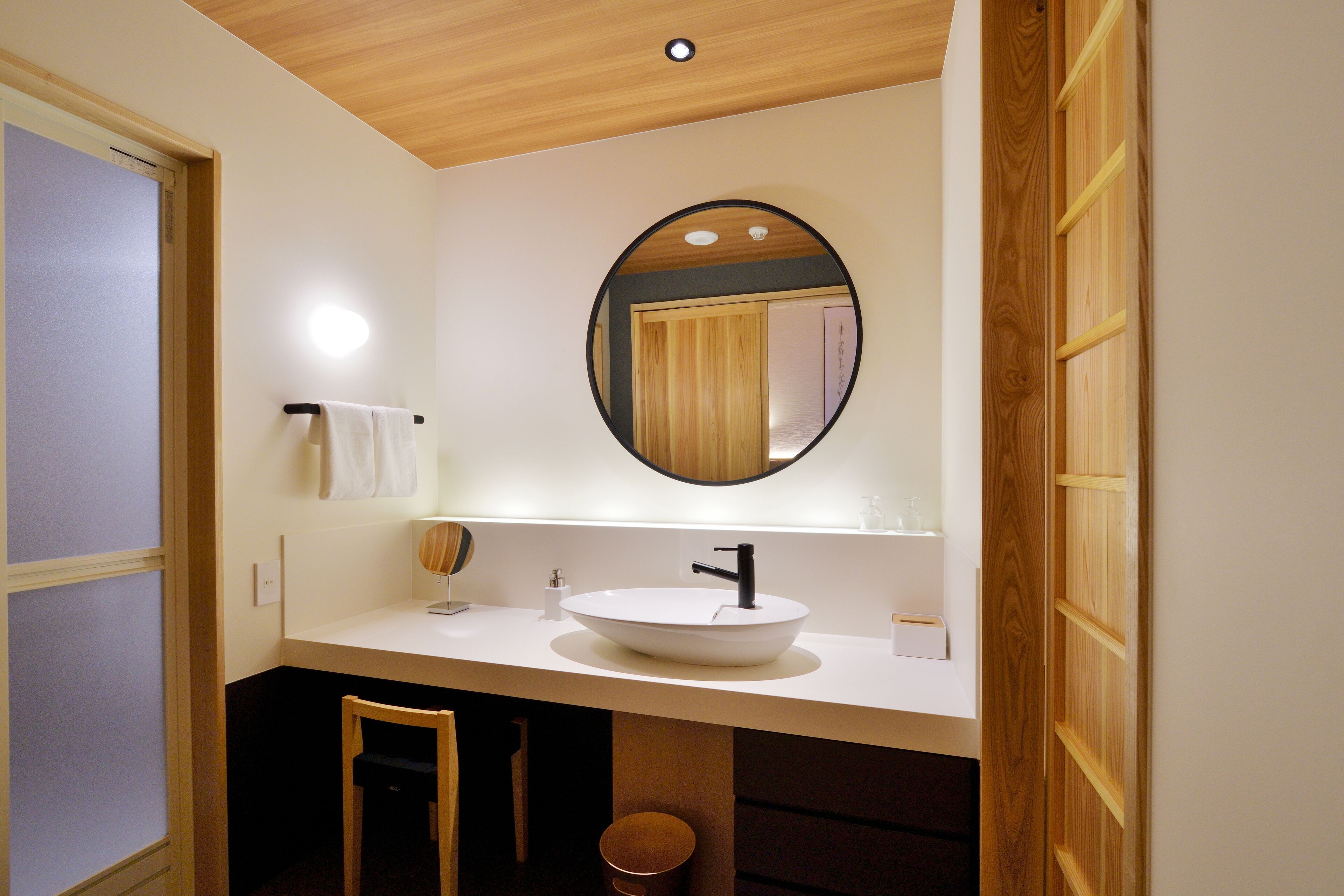 deluxe twin room | bathroom | free toiletries, hair dryer, slippers, electronic bidet