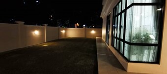 5 Bedroom Villa near Beach