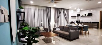 5 Bedroom Villa near Beach