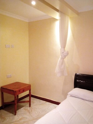 Standard Double Room | Desk, free WiFi - Silver Hotel Kisumu (Kisumu)