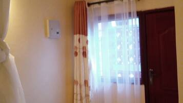 Standard Double Room | Desk, free WiFi