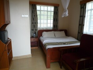 Standard Room | Desk, free WiFi, bed sheets - Cawaal Hotels (Kisumu)
