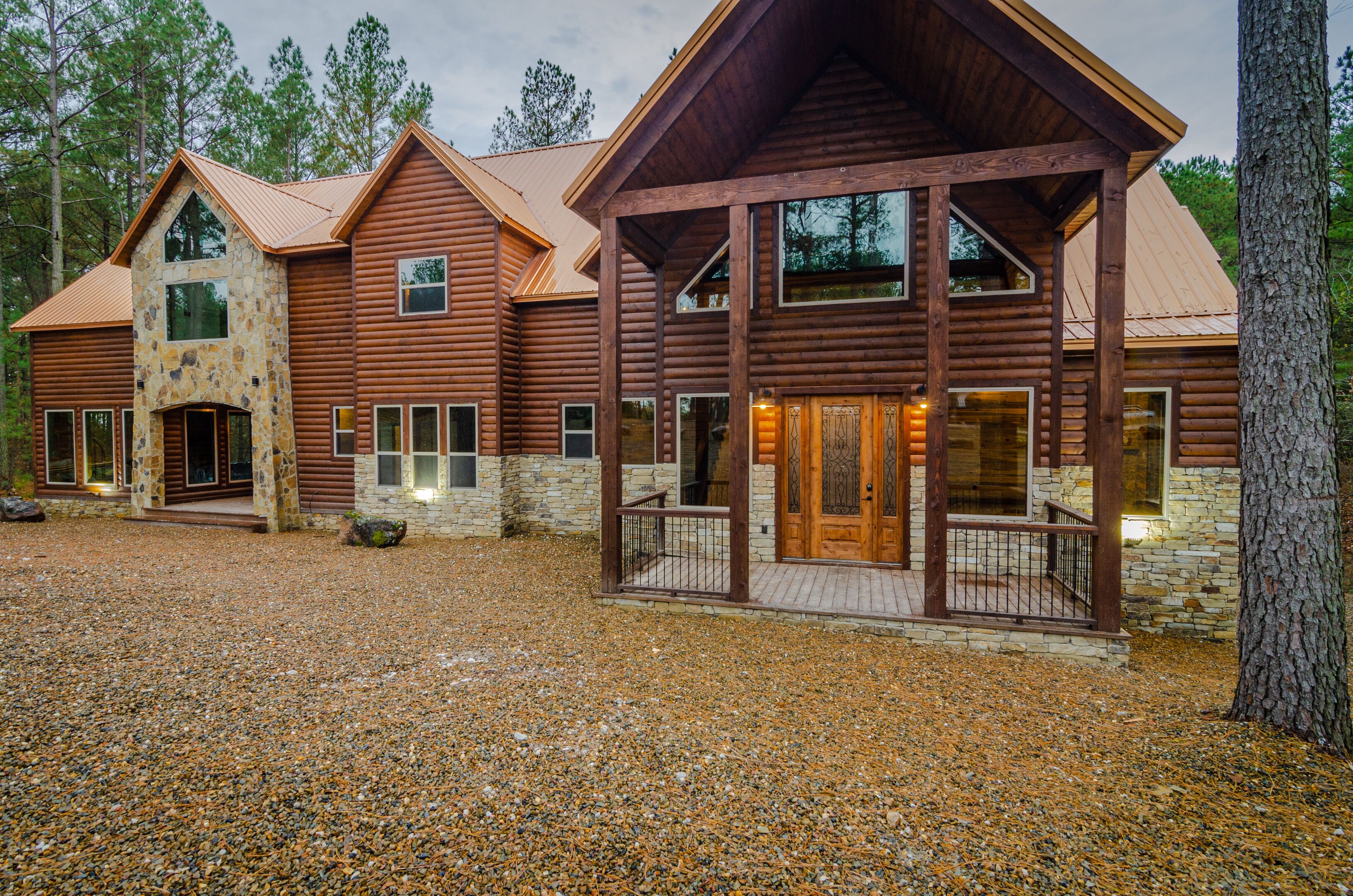 The Mansion 8BD/9.5BTH SLPS 35/2 HotTubs/PoolTable/Shuffleboard