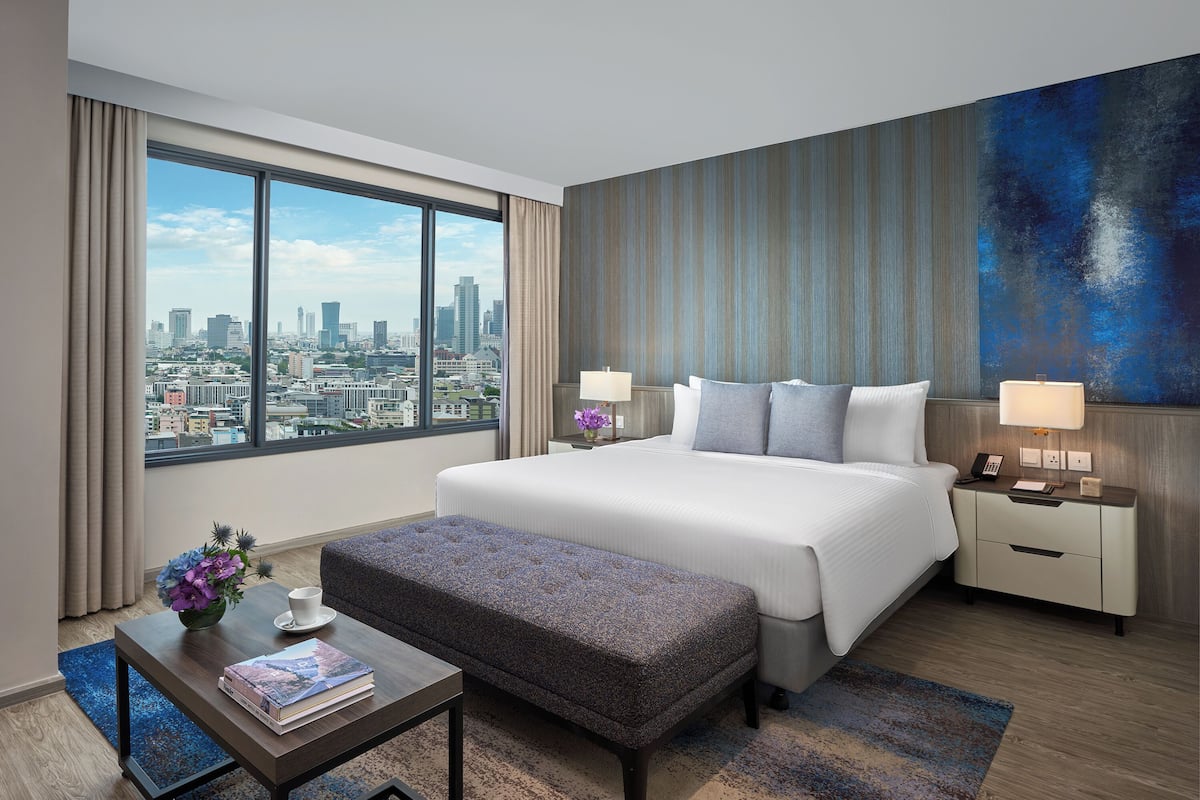 In-room safe, desk, laptop workspace, soundproofing