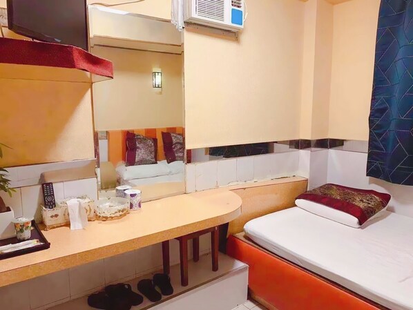 Standard-Dreibettzimmer | Daunenbettdecken, kostenloses WLAN, Rollstuhlgeeignet