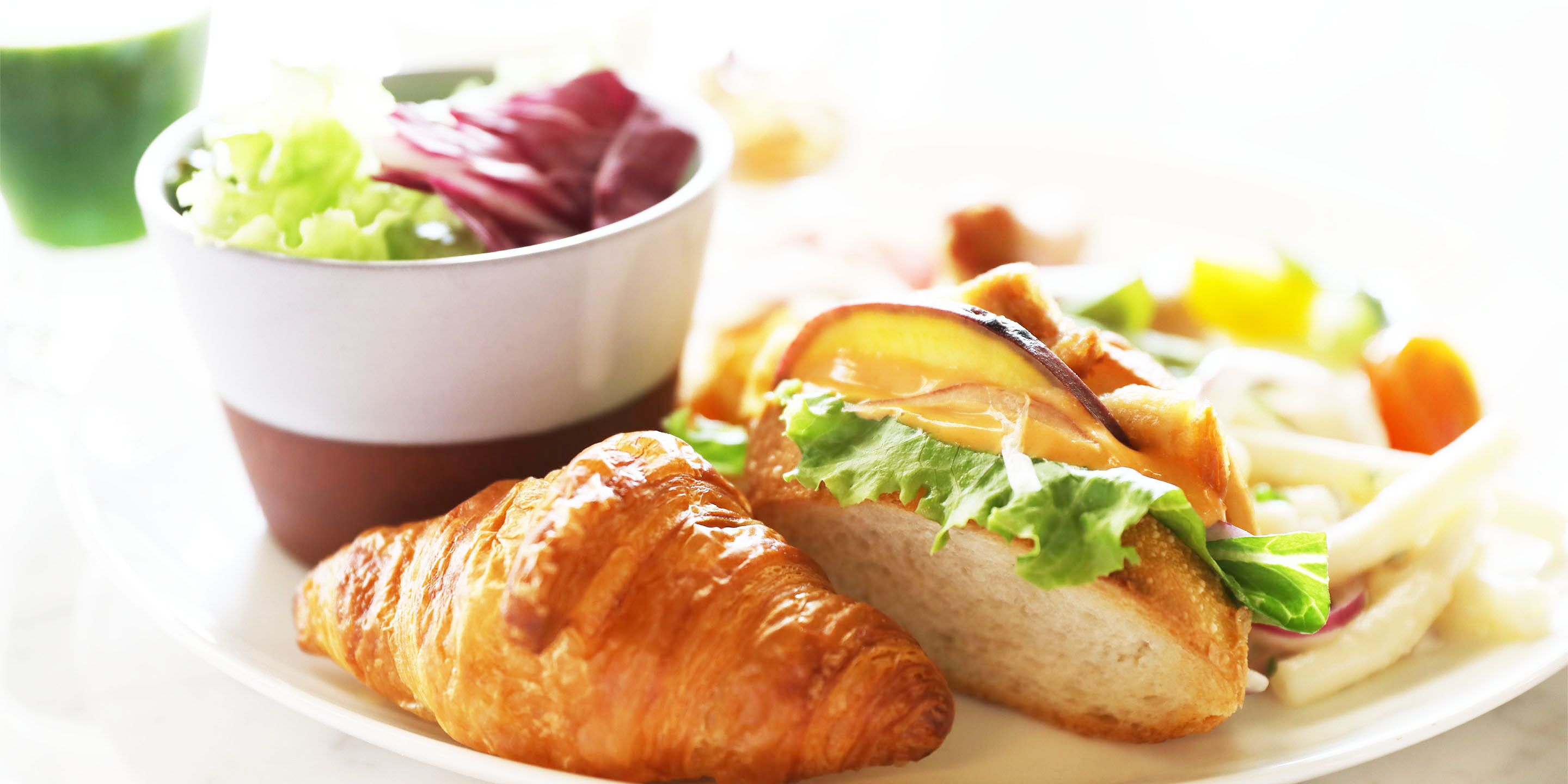 daily buffet breakfast (jpy 1980 per person)