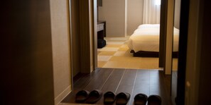 Quarto triplo, no canto | Comodidades do quarto