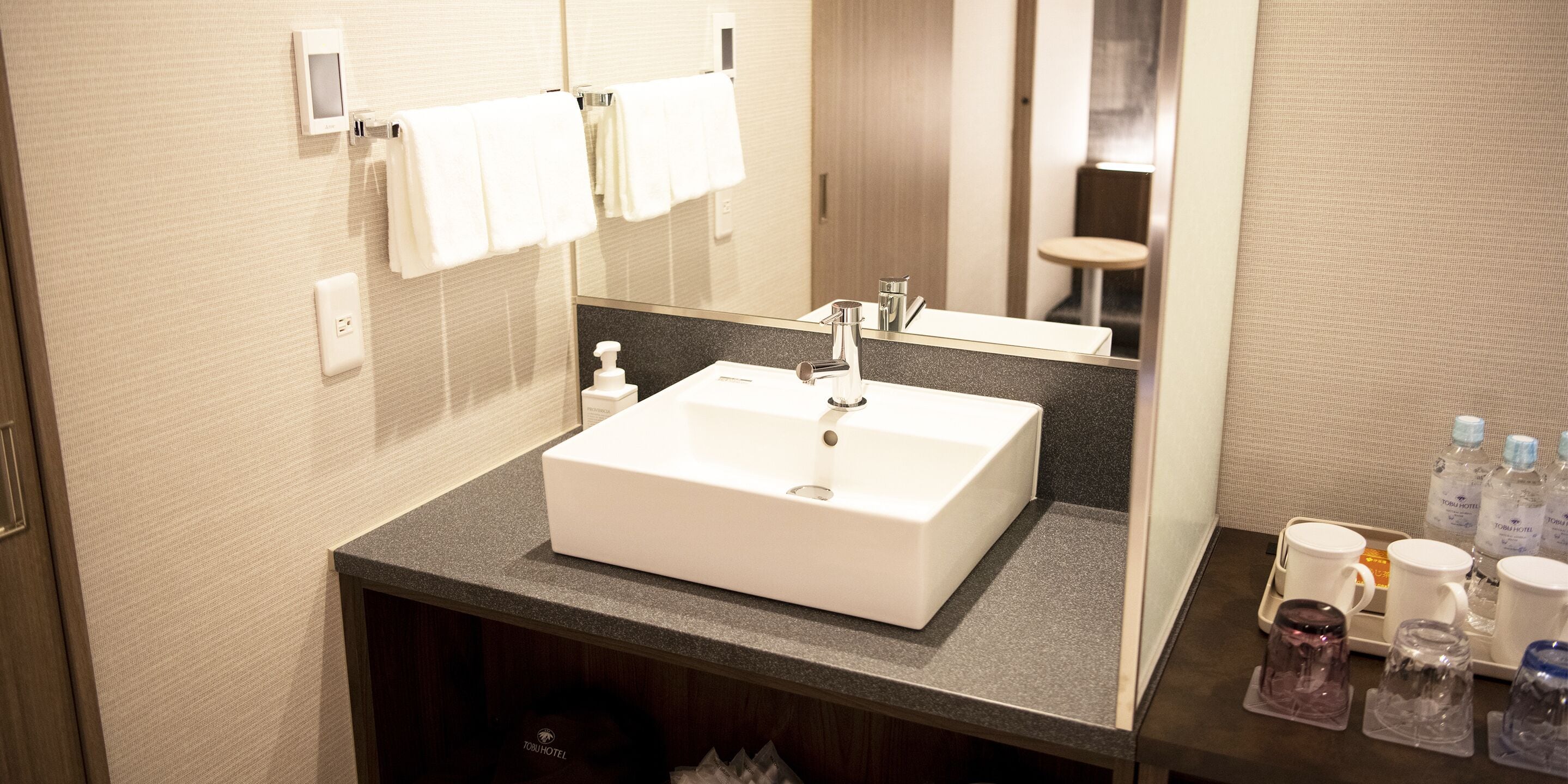 corner triple room | bathroom sink