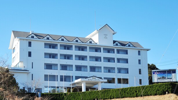 A multi-story hotel with a flat roof and a central entrance. - Kashikojima Hotel Bay Garden (Shima)