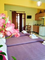 Studio (3 Adults) | Soundproofing, free WiFi, bed sheets