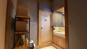 家庭房 (Studio Apartment) | 浴室