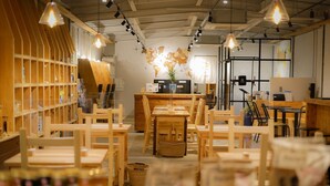 家庭房 (Studio Apartment) | 起居区