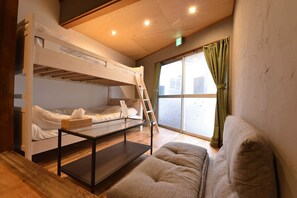 Minibar, desk, free WiFi, bed sheets