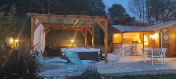 Bain à remous extérieur