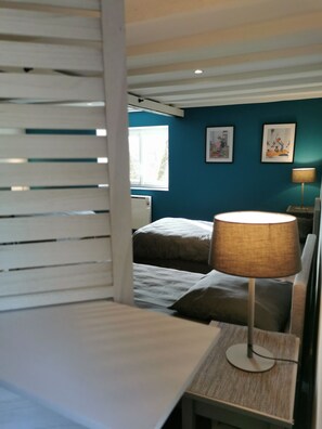 3 عدّة غرف نوم ومكواة/لوح كي وواي فاي مجانًا وملاءات أسرّة