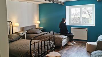 3 chambres, fer et planche à repasser, Wi-Fi gratuit, draps fournis