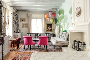 Habitación Deluxe doble, 1 habitación | Ropa de cama de alta calidad, colchones viscoelásticos, escritorio