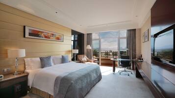 Bộ đồ giường cao cấp, chăn bông, nệm cao su hoạt tính (memory foam)