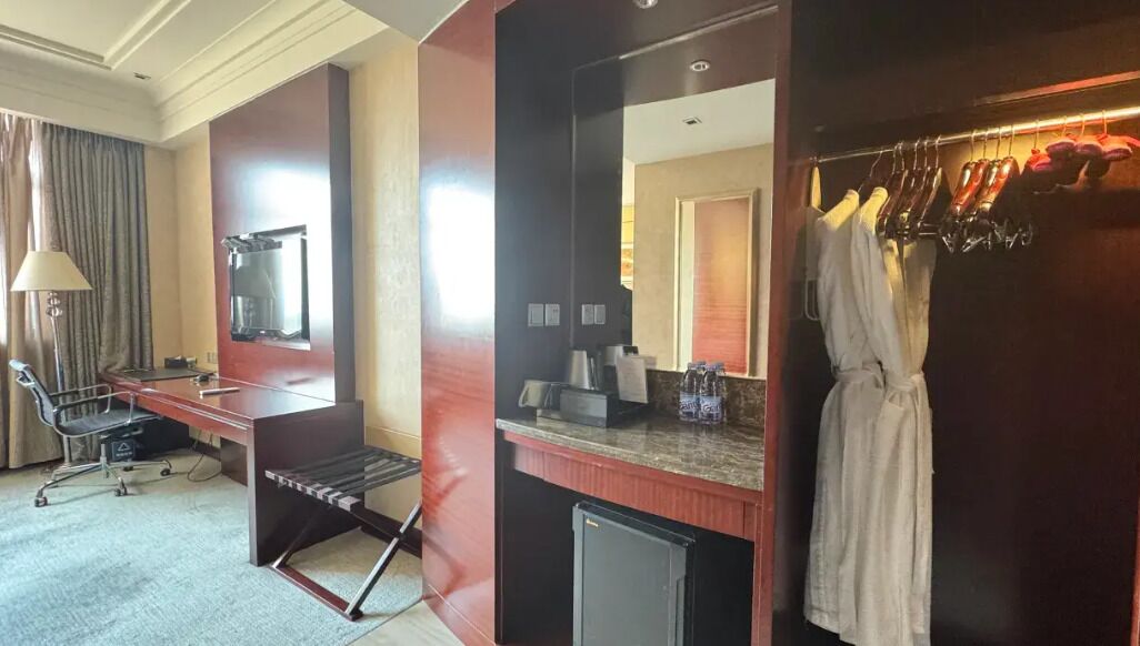 Superior Twin Room | Living area | 133-cm LCD TV with cable channels, TV