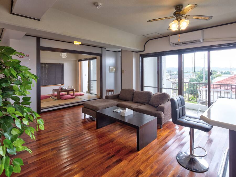 Private Vacation Room 2F | Living room | Flat-screen TV